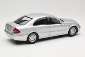 Mercedes E-Class W211 Zilver Kyosho 1:18 B66962146 Metaal — afbeelding 3 van 8