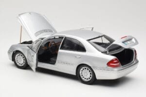 Mercedes E-Class W211 Zilver Kyosho 1:18 B66962146 Metaal — afbeelding 5 van 8
