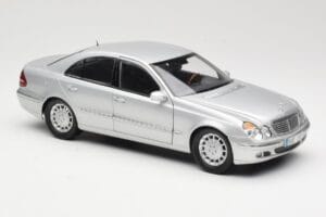 Mercedes E-Class W211 Zilver Kyosho 1:18 B66962146 Metaal — afbeelding 6 van 8