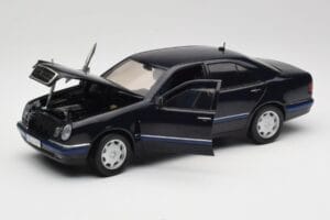 Mercedes E-Class W210 E320 Zwart Sun Star 1:18 1151 Metaal — afbeelding 2 van 8