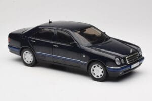 Mercedes E-Class W210 E320 Zwart Sun Star 1:18 1151 Metaal — afbeelding 6 van 8