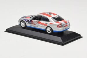 Mercedes E-Class W211 #11 Bluetec Paris-Beijing 2006 Minichamps 1:43 B66962267-R Metaal — afbeelding 3 van 4
