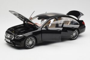 Mercedes E-Class W213 Obsidian Zwart iScale 1:18 B66960380 Metaal — afbeelding 2 van 8