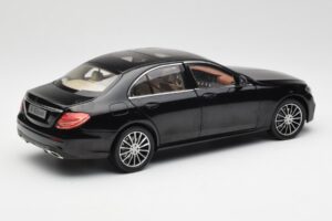 Mercedes E-Class W213 Obsidian Zwart iScale 1:18 B66960380 Metaal — afbeelding 3 van 8