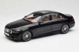 Mercedes E-Class W213 Obsidian Zwart iScale 1:18 B66960380 Metaal