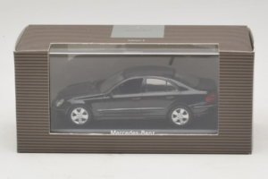 Mercedes E-Class W211 Zwart Minichamps 1:43 B66961950 Metaal — afbeelding 4 van 4