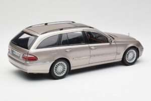 Mercedes E320 CDI W210 Stationwagen Cubanite Zilver Kyosho 1:18 B66962188 Metaal — afbeelding 3 van 8