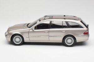 Mercedes E320 CDI W210 Stationwagen Cubanite Zilver Kyosho 1:18 B66962188 Metaal — afbeelding 4 van 8