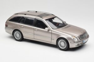 Mercedes E320 CDI W210 Stationwagen Cubanite Zilver Kyosho 1:18 B66962188 Metaal — afbeelding 6 van 8