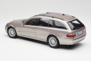 Mercedes E320 CDI W210 Stationwagen Cubanite Zilver Kyosho 1:18 B66962188 Metaal — afbeelding 7 van 8