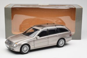 Mercedes E320 CDI W210 Stationwagen Cubanite Zilver Kyosho 1:18 B66962188 Metaal — afbeelding 8 van 8