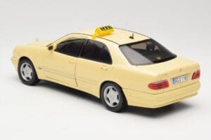 Mercedes E320 W210 Taxi Sun Star 1:18 1160 Metaal — afbeelding 7 van 8