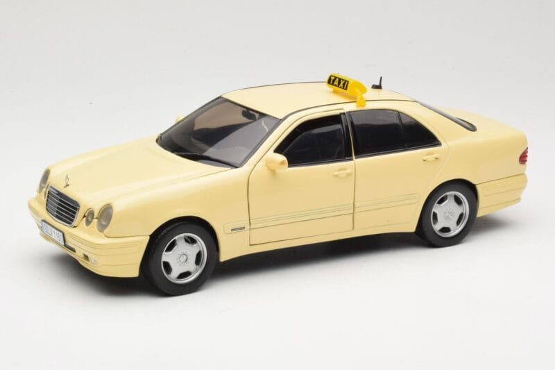 Mercedes E320 W210 Taxi Sun Star 1:18 1160 Metaal