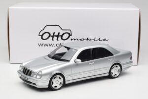 Mercedes E55 AMG W210 Brilliant Silver Otto 1:18 OT459 Hars — afbeelding 6 van 6