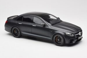 Mercedes AMG E63 S W213 Edition 1 Night Zwart GT Spirit 1:18 B66963111 Hars — afbeelding 4 van 6
