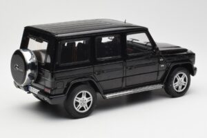 Mercedes G 500 W463 Zwart Dealer Edition AUTOart 1:18 B66962143 Metaal — afbeelding 3 van 8