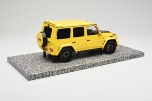 Mercedes Brabus 850 6.0 Widestar G63 W463 Electric Beam Yellow Minichamps 1:18 107032402 Metaal — afbeelding 2 van 6