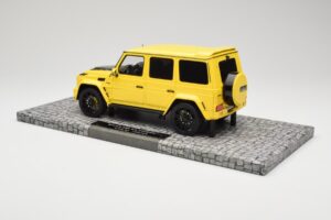 Mercedes Brabus 850 6.0 Widestar G63 W463 Electric Beam Yellow Minichamps 1:18 107032402 Metaal — afbeelding 5 van 6