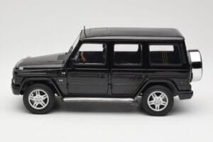 Mercedes G-Class G 500 W463 Smaragd Black Metallic AUTOart 1:18 76101 Metaal — afbeelding 4 van 8