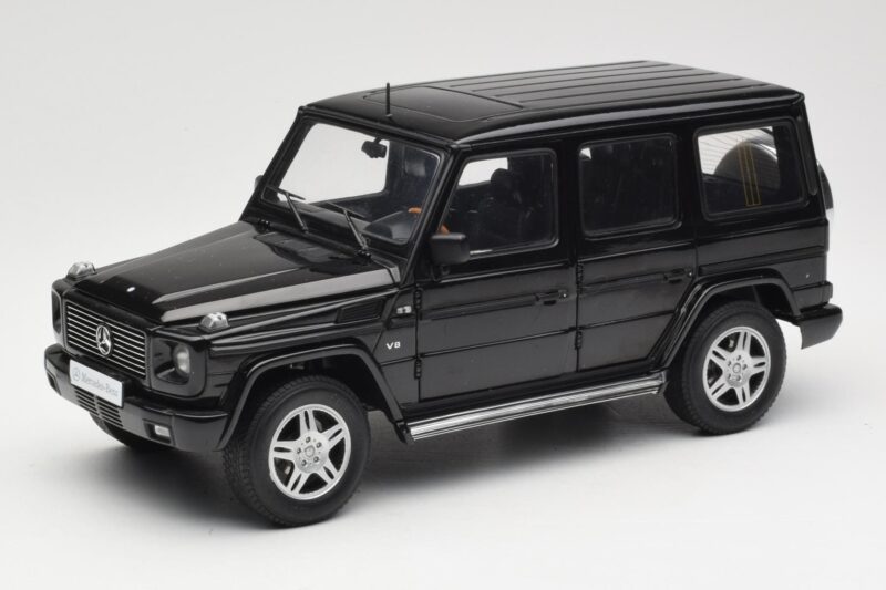 Mercedes G-Class G 500 W463 Smaragd Black Metallic AUTOart 1:18 76101 Metaal