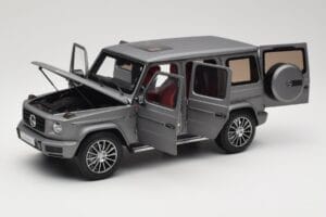 Mercedes G-Class G500 W463A Designo Platinum Magno Minichamps 1:18 B66960811 Metaal — afbeelding 2 van 8
