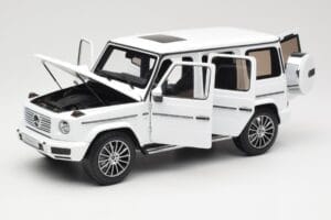 Mercedes G-Class G 500 W463A Diamond White Metallic Minichamps 1:18 113037111 Metaal — afbeelding 2 van 8