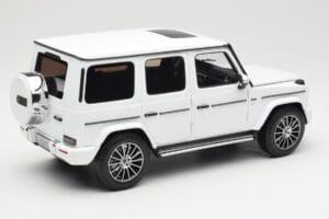 Mercedes G-Class G 500 W463A Diamond White Metallic Minichamps 1:18 113037111 Metaal — afbeelding 3 van 8