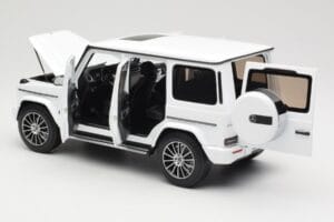 Mercedes G-Class G 500 W463A Diamond White Metallic Minichamps 1:18 113037111 Metaal — afbeelding 5 van 8