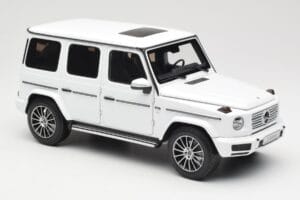 Mercedes G-Class G 500 W463A Diamond White Metallic Minichamps 1:18 113037111 Metaal — afbeelding 6 van 8