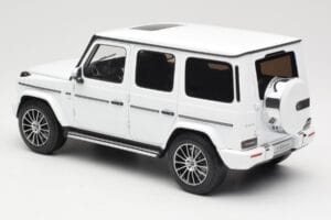 Mercedes G-Class G 500 W463A Diamond White Metallic Minichamps 1:18 113037111 Metaal — afbeelding 7 van 8