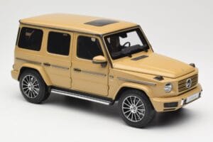 Mercedes G-Class G 500 W463A Solarbeam Yellow Metallic Minichamps 1:18 113037108 Metaal — afbeelding 6 van 8