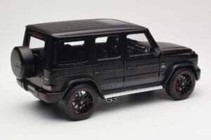 Mercedes G-Class G63 AMG W463A Matt Black Minichamps 1:18 110037064 Metaal — afbeelding 3 van 8