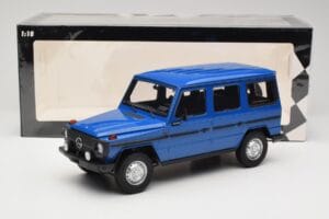 Mercedes G-Class W460 LWB Donkerblauw Minichamps 1:18 155038100 Metaal — afbeelding 6 van 6