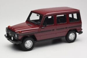 Mercedes G-Class W460 LWB Donkerrood Minichamps 1:18 155038102 Metaal
