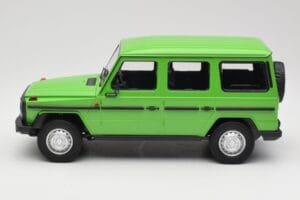 Mercedes G-Class W460 LWB Groen Minichamps 1:18 155038101 Metaal — afbeelding 3 van 6