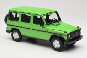 Mercedes G-Class W460 LWB Groen Minichamps 1:18 155038101 Metaal — afbeelding 4 van 6