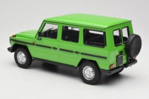 Mercedes G-Class W460 LWB Groen Minichamps 1:18 155038101 Metaal — afbeelding 5 van 6