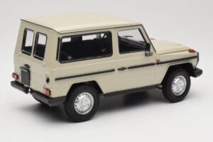Mercedes G-Class W460 SWB Grey Metallic Minichamps 1:18 155038004 Metaal — afbeelding 2 van 6