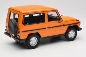 Mercedes G-Class W460 SWB Oranje Minichamps 1:18 155038000 Metaal — afbeelding 2 van 6