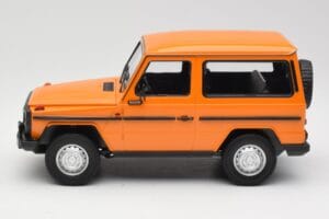 Mercedes G-Class W460 SWB Oranje Minichamps 1:18 155038000 Metaal — afbeelding 3 van 6