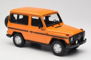 Mercedes G-Class W460 SWB Oranje Minichamps 1:18 155038000 Metaal — afbeelding 4 van 6