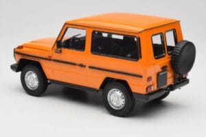 Mercedes G-Class W460 SWB Oranje Minichamps 1:18 155038000 Metaal — afbeelding 5 van 6