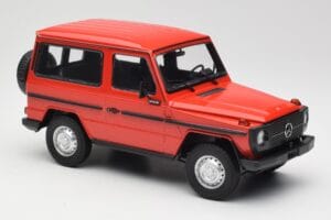 Mercedes G-Class W460 SWB Rood Minichamps 1:18 155038002 Metaal — afbeelding 4 van 6
