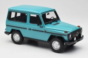 Mercedes G-Class W460 SWB Turquoise Minichamps 1:18 155038001 Metaal — afbeelding 4 van 6