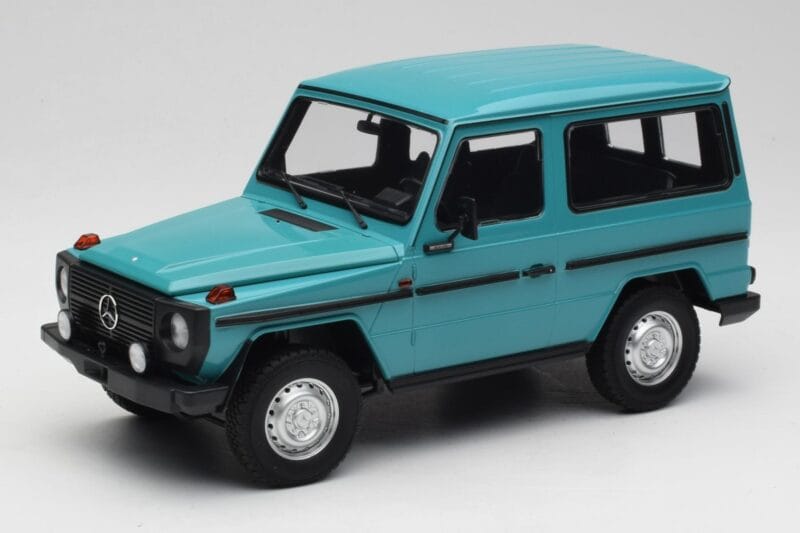 Mercedes G-Class W460 SWB Turquoise Minichamps 1:18 155038001 Metaal