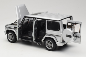 Mercedes G55 AMG W463 Zilver AUTOart 1:18 76247 Metaal — afbeelding 5 van 8
