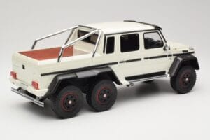 Mercedes AMG G63 6x6 W463 Wit GT Spirit 1:18 GT100 Hars — afbeelding 2 van 6