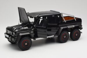Mercedes AMG G63 W463 6x6 Gloss Zwart AUTOart 1:18 76306 Composiet — afbeelding 2 van 8