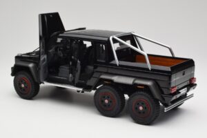 Mercedes AMG G63 W463 6x6 Gloss Zwart AUTOart 1:18 76306 Composiet — afbeelding 5 van 8