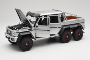 Mercedes AMG G63 W463 6x6 Iridium Zilver AUTOart 1:18 76301 Composiet — afbeelding 2 van 8